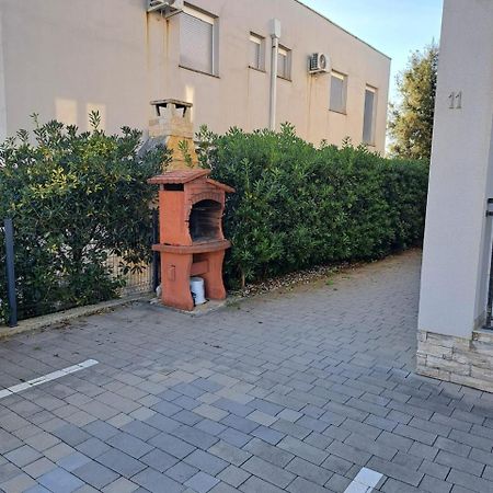 Apartman Lozancic Vir Exterior photo