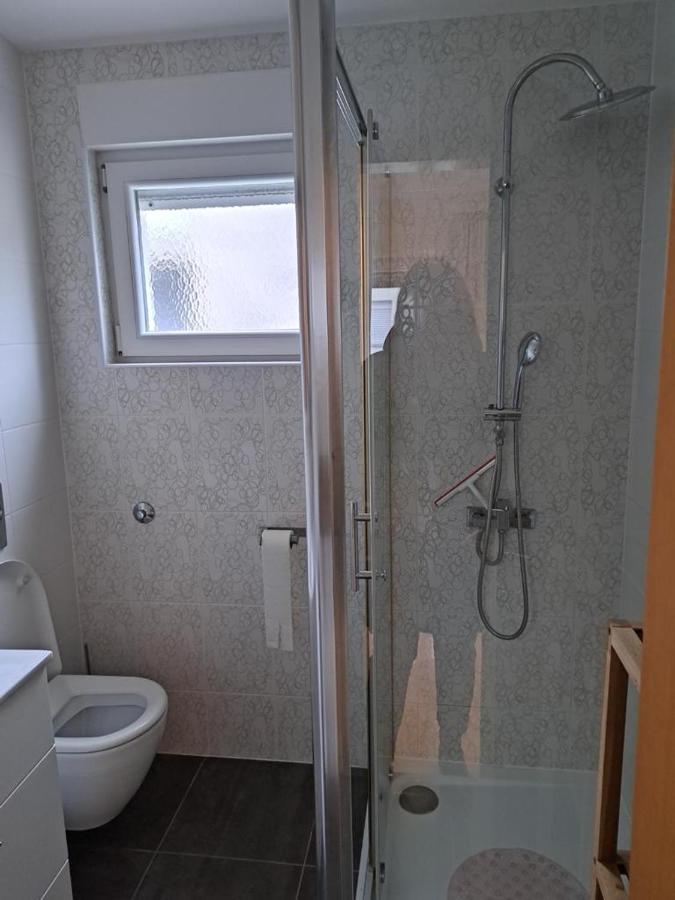 Apartman Lozancic Vir Exterior photo